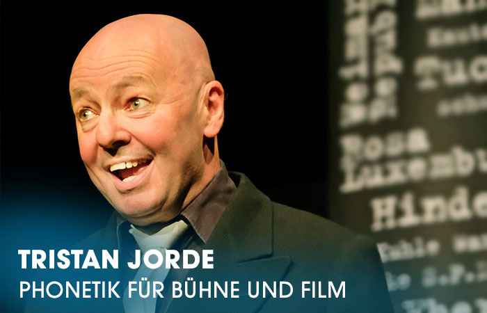 Der Dozent Tristan Jorden lehrt an der Artrium Schauspielschule Hamburg das Fach Phonetik für Bühne und Film